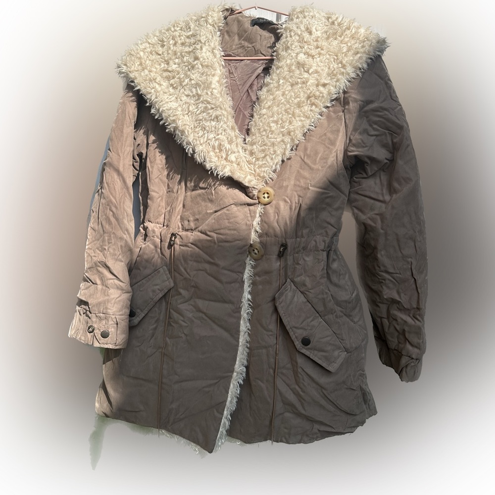 Fur coat - Picture 10 of 13